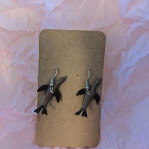 Seal earrings